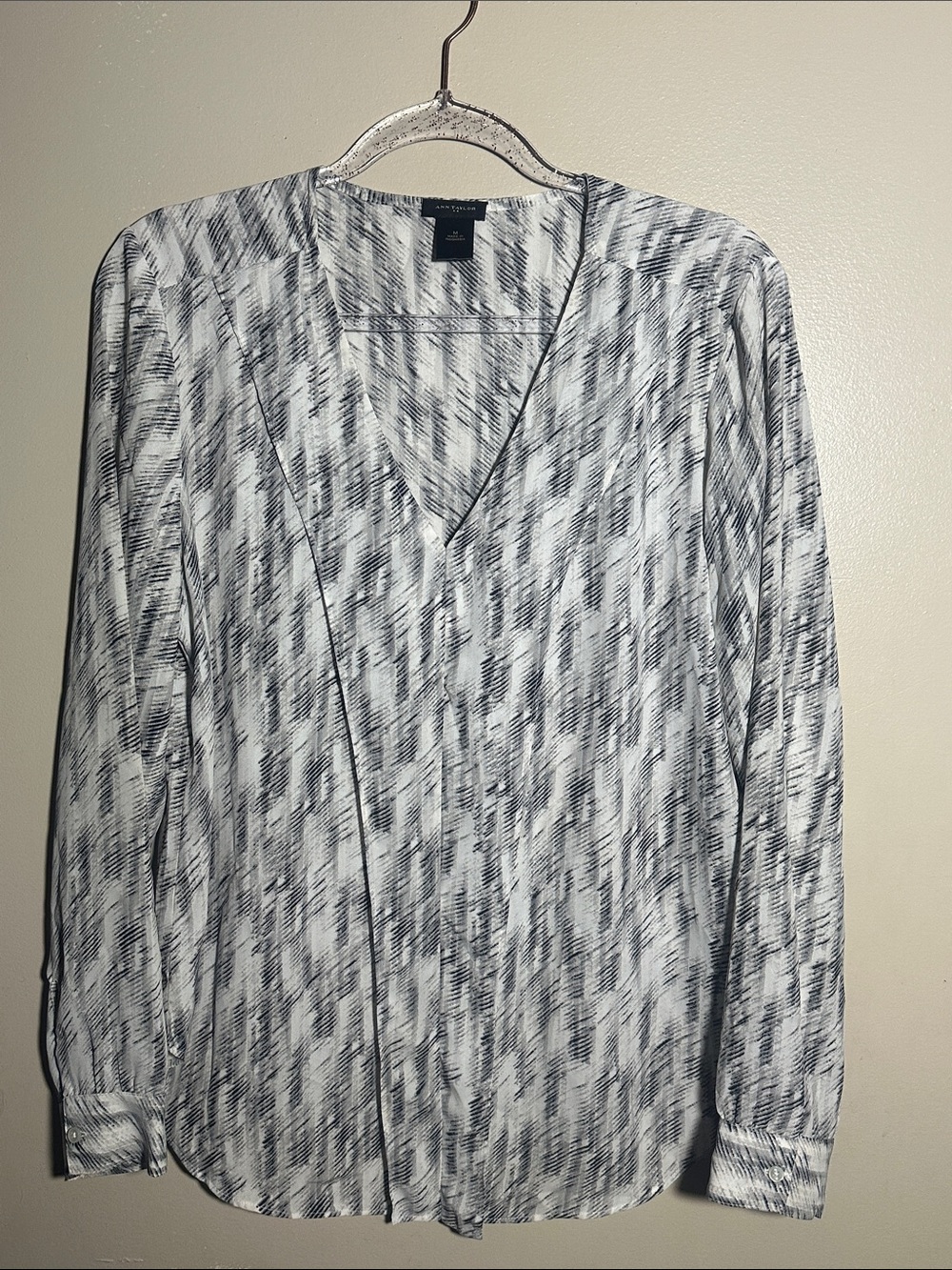 Ann Taylor Medium Printed Popover Long Sleeved Career Top